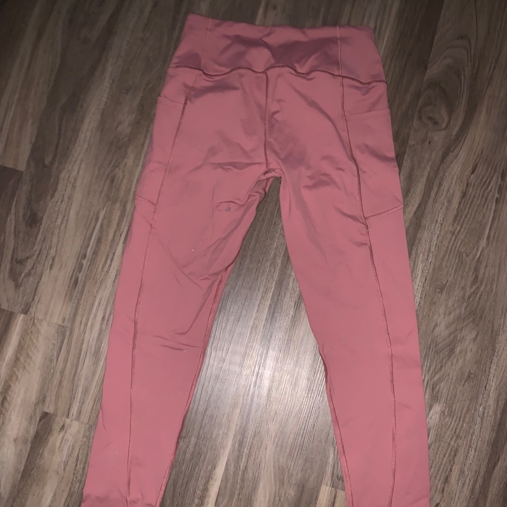 Victoria’s Secret workout leggings - Picture 3 of 3